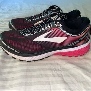 Brooks "Ghost 10" Running Shoes - Size 10 WIDE